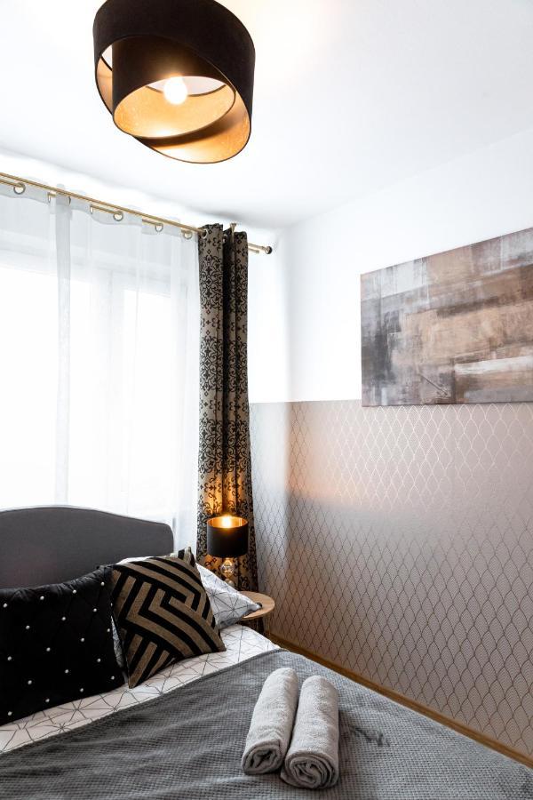 Clicktheflat Conrada Apart Rooms Варшава Екстер'єр фото