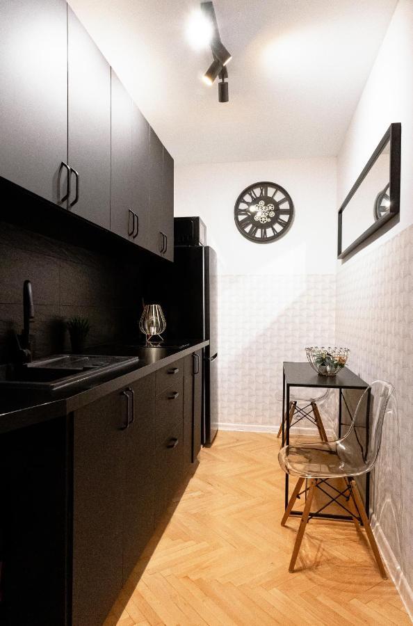 Clicktheflat Conrada Apart Rooms Варшава Екстер'єр фото