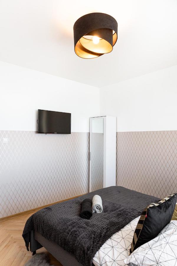 Clicktheflat Conrada Apart Rooms Варшава Екстер'єр фото